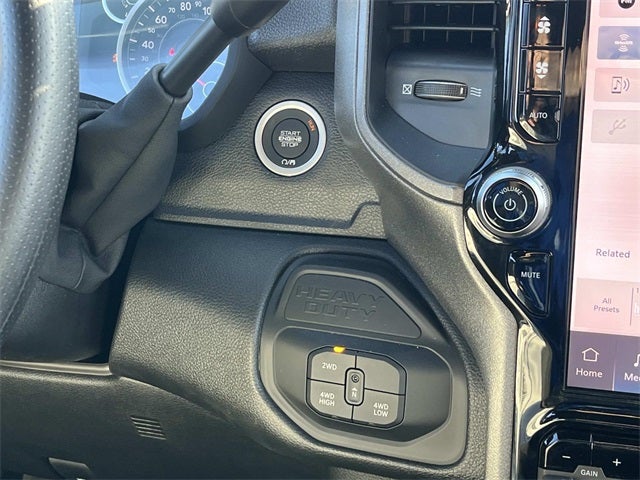 2026 RAM 2500 RAM 2500 BLACK EXPRESS CREW CAB 4X4 6'4' BOX