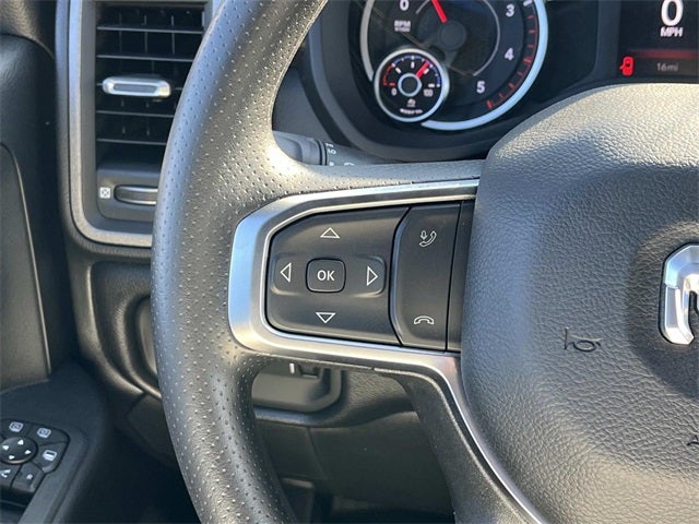 2026 RAM 2500 RAM 2500 BLACK EXPRESS CREW CAB 4X4 6'4' BOX