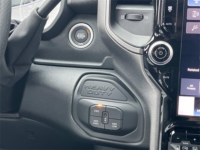 2026 RAM 2500 RAM 2500 TRADESMAN CREW CAB 4X4 6'4' BOX