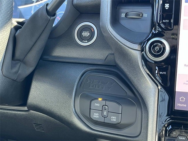 2026 RAM 2500 RAM 2500 TRADESMAN CREW CAB 4X4 6'4' BOX