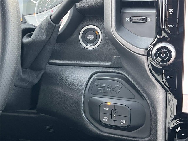 2026 RAM 2500 RAM 2500 TRADESMAN CREW CAB 4X4 6'4' BOX