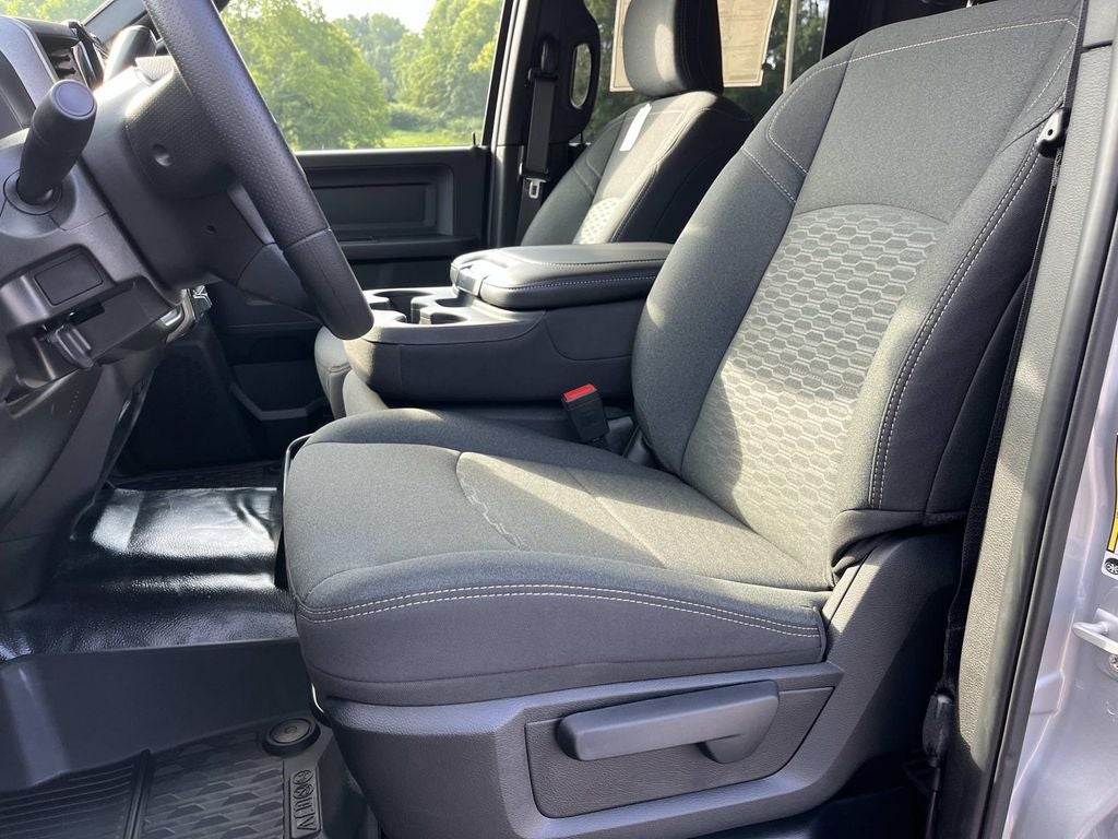 2026 RAM 2500 RAM 2500 BLACK EXPRESS CREW CAB 4X4 8' BOX