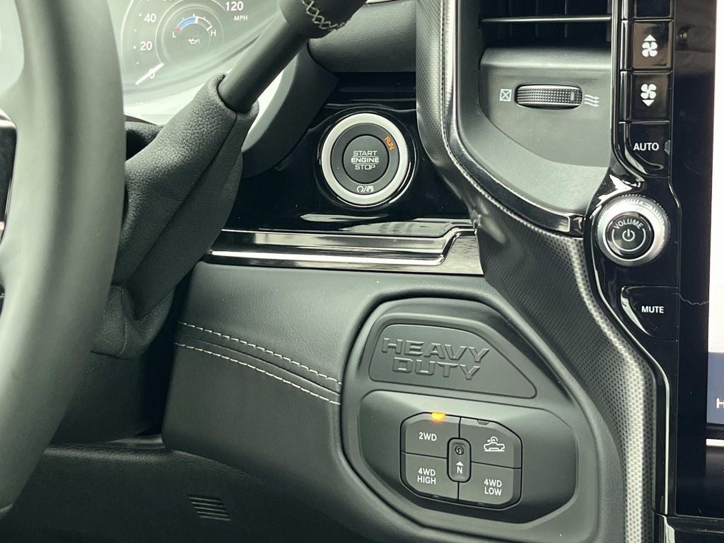 2026 RAM 2500 RAM 2500 LIMITED MEGA CAB 4X4 6'4' BOX