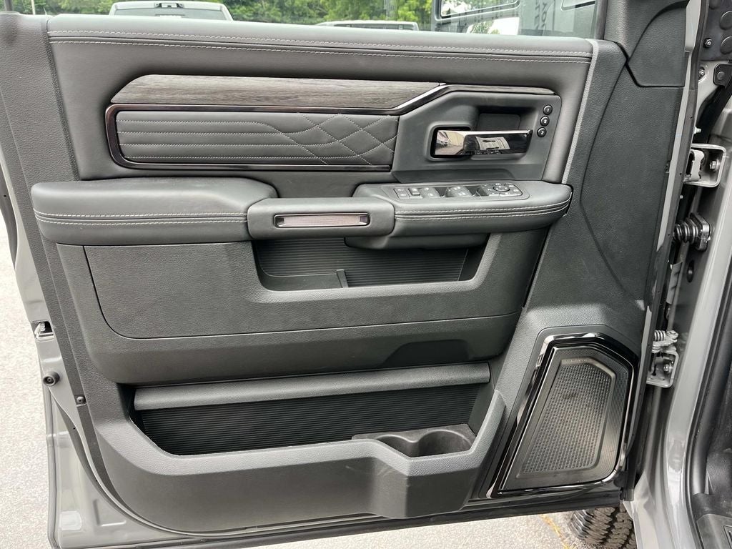 2026 RAM 2500 RAM 2500 LIMITED MEGA CAB 4X4 6'4' BOX