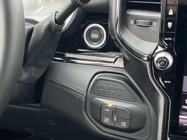 2026 RAM 2500 RAM 2500 LIMITED MEGA CAB 4X4 6'4' BOX