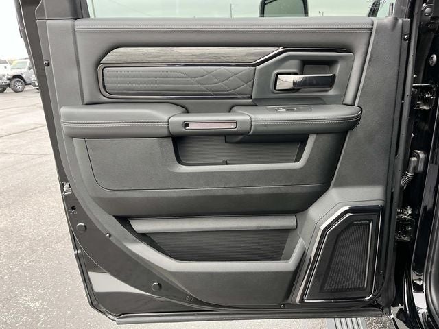 2026 RAM 2500 RAM 2500 LIMITED MEGA CAB 4X4 6'4' BOX