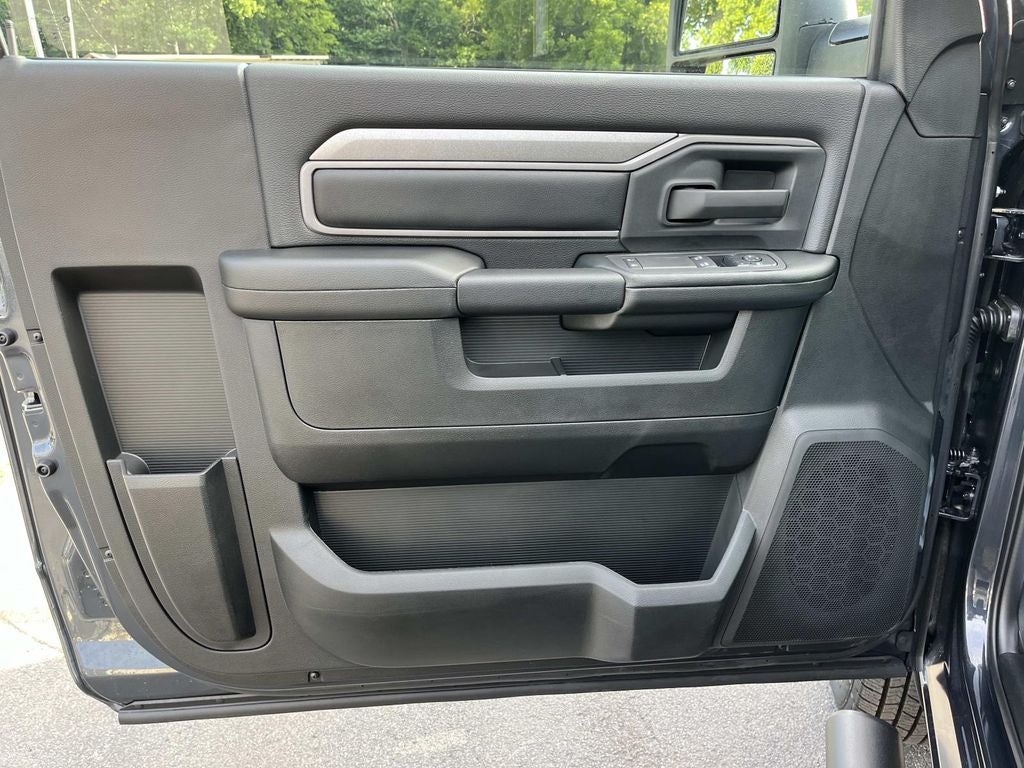2026 RAM 3500 RAM 3500 TRADESMAN REGULAR CAB 4X4 8' BOX