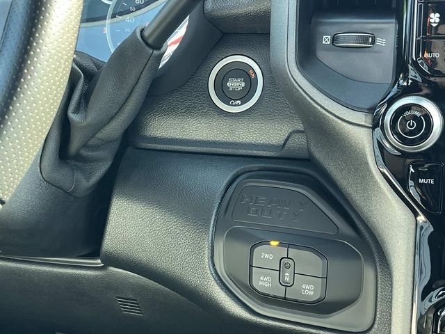 2026 RAM 3500 RAM 3500 TRADESMAN CREW CAB 4X4 8' BOX