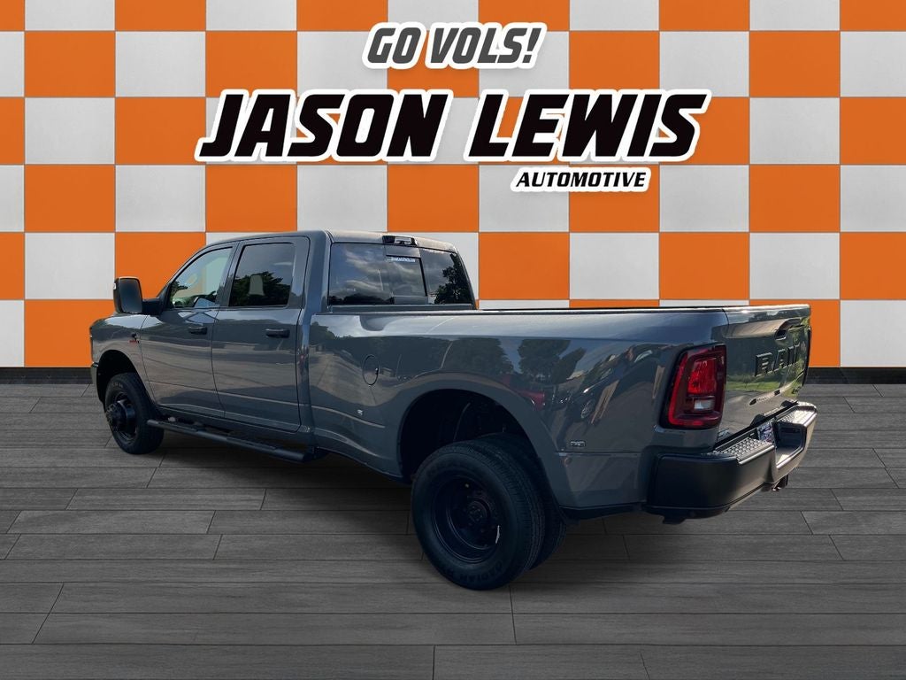 2026 RAM 3500 RAM 3500 TRADESMAN CREW CAB 4X4 8' BOX
