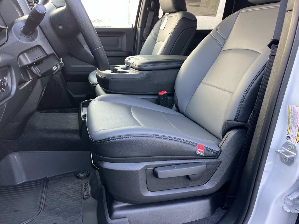 2026 RAM 3500 RAM 3500 TRADESMAN CREW CAB 4X4 8' BOX