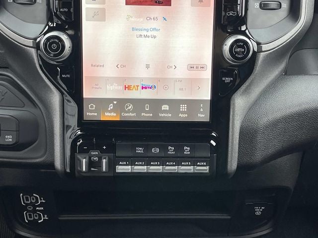 2026 RAM 3500 RAM 3500 TRADESMAN CREW CAB 4X4 8' BOX