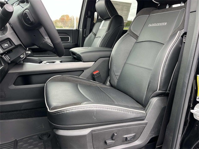 2026 RAM 3500 RAM 3500 LARAMIE CREW CAB 4X4 8' BOX