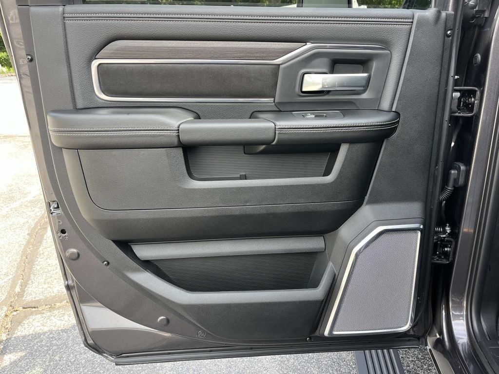 2026 RAM 3500 RAM 3500 LARAMIE MEGA CAB 4X4 6'4' BOX