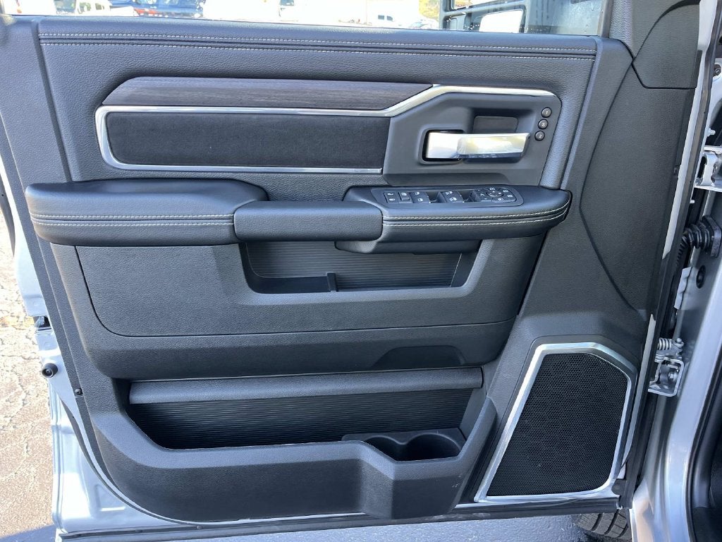 2026 RAM 3500 RAM 3500 LARAMIE MEGA CAB 4X4 6'4' BOX