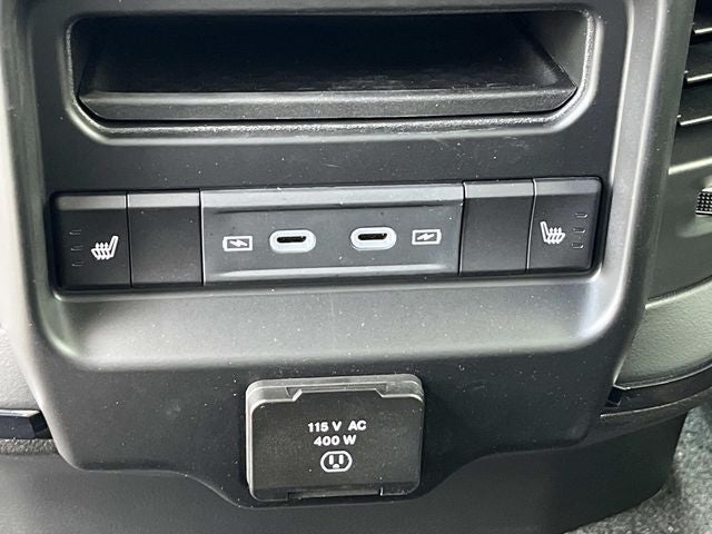 2026 RAM 3500 RAM 3500 LIMITED MEGA CAB 4X4 6'4' BOX