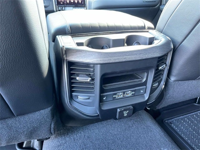 2026 RAM 3500 RAM 3500 LIMITED CREW CAB 4X4 8' BOX