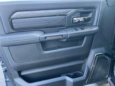 2026 RAM 3500 RAM 3500 LIMITED CREW CAB 4X4 8' BOX