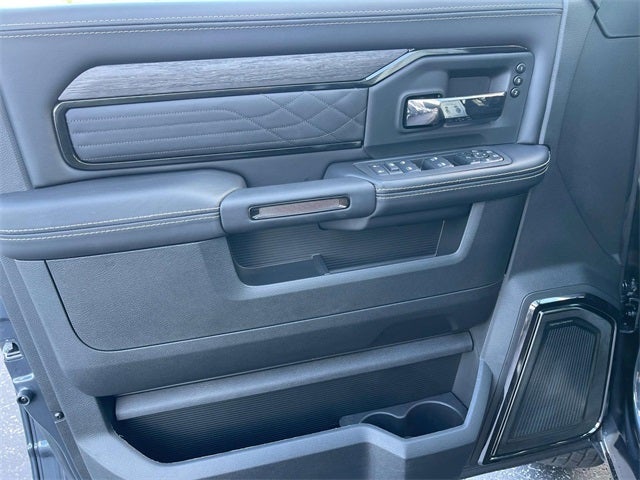 2026 RAM 3500 RAM 3500 LIMITED CREW CAB 4X4 8' BOX