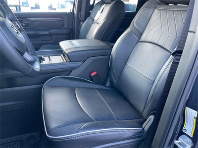 2026 RAM 3500 RAM 3500 LIMITED CREW CAB 4X4 8' BOX