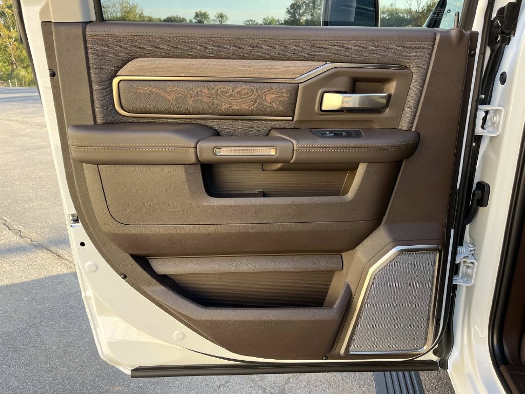 2027 RAM 3500 RAM 3500 LIMITED LONGHORN CREW CAB 4X4 8' BOX