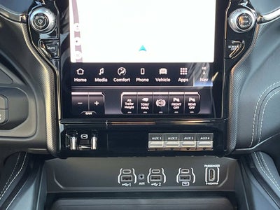 2027 RAM 3500 RAM 3500 LIMITED CREW CAB 4X4 8' BOX