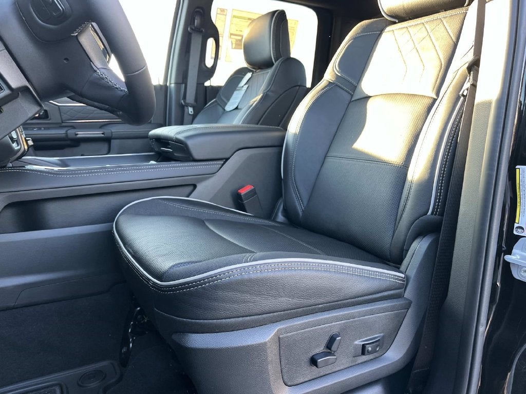 2027 RAM 3500 RAM 3500 LIMITED CREW CAB 4X4 8' BOX