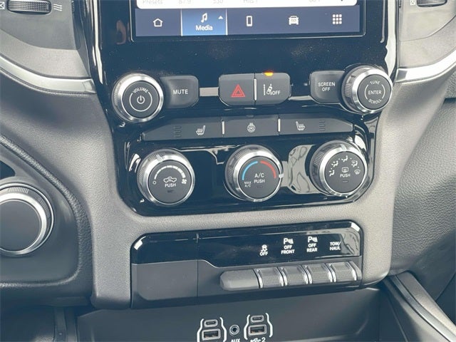 2025 RAM 1500 RAM 1500 BIG HORN CREW CAB 4X4 5'7' BOX