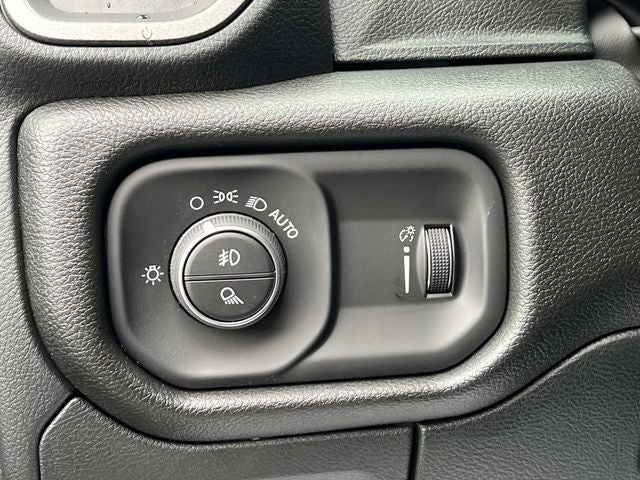 2026 RAM 1500 RAM 1500 WARLOCK CREW CAB 4X4 5'7' BOX