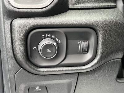 2026 RAM 1500 RAM 1500 TRADESMAN CREW CAB 4X4 5'7' BOX