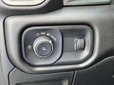 2026 RAM 1500 RAM 1500 TRADESMAN CREW CAB 4X4 5'7' BOX