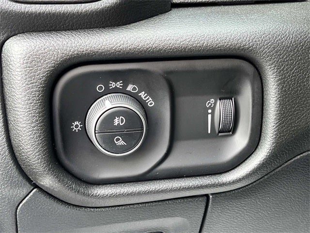 2026 RAM 1500 RAM 1500 WARLOCK CREW CAB 4X4 5'7' BOX