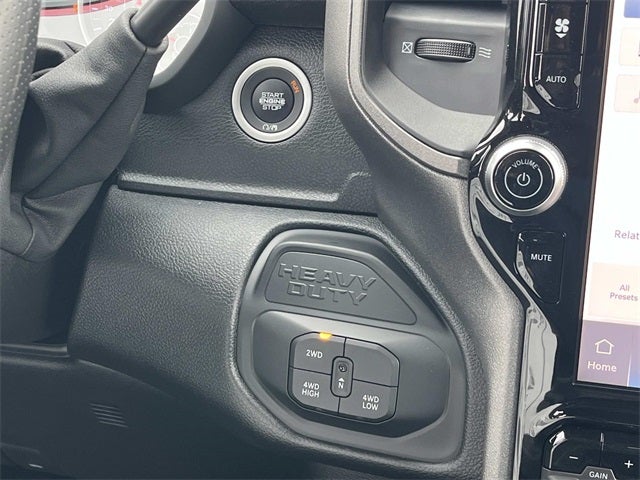 2026 RAM 2500 RAM 2500 TRADESMAN CREW CAB 4X4 6'4' BOX