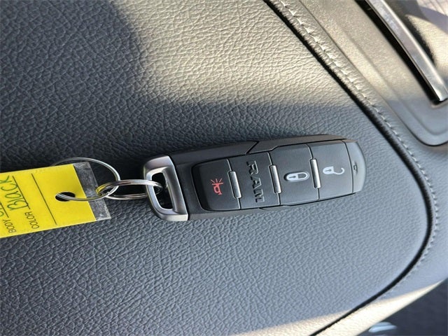 2026 RAM 2500 RAM 2500 TRADESMAN CREW CAB 4X4 6'4' BOX