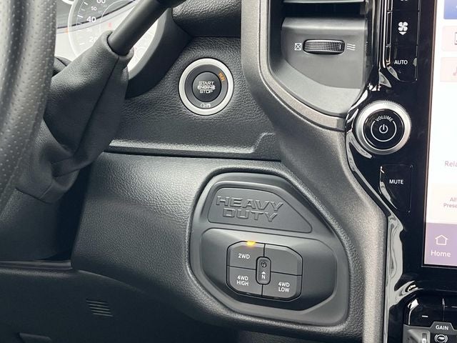 2026 RAM 2500 RAM 2500 TRADESMAN CREW CAB 4X4 6'4' BOX