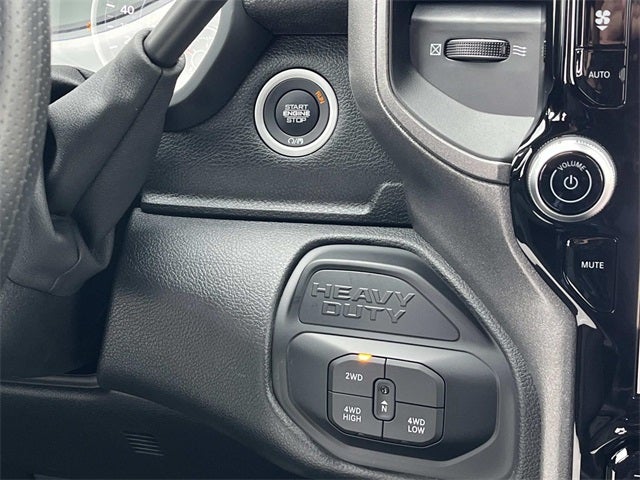 2026 RAM 2500 RAM 2500 TRADESMAN CREW CAB 4X4 6'4' BOX