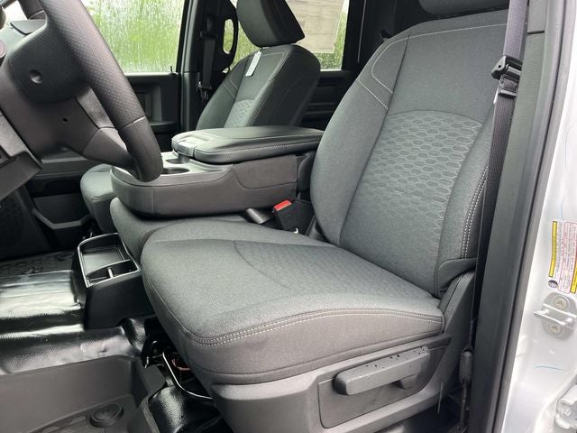 2026 RAM 2500 RAM 2500 BLACK EXPRESS CREW CAB 4X4 8' BOX