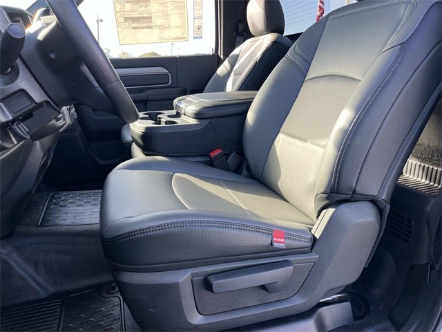 2026 RAM 3500 RAM 3500 TRADESMAN CHASSIS REGULAR CAB 4X4 60' CA