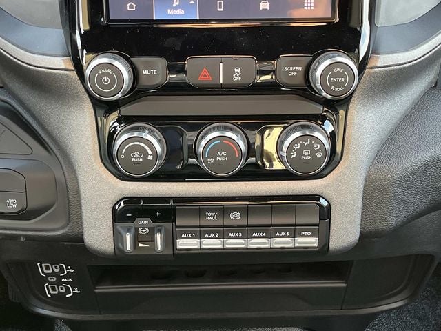 2026 RAM 4500HD RAM 4500 TRADESMAN CHASSIS CREW CAB 4X4 60' CA