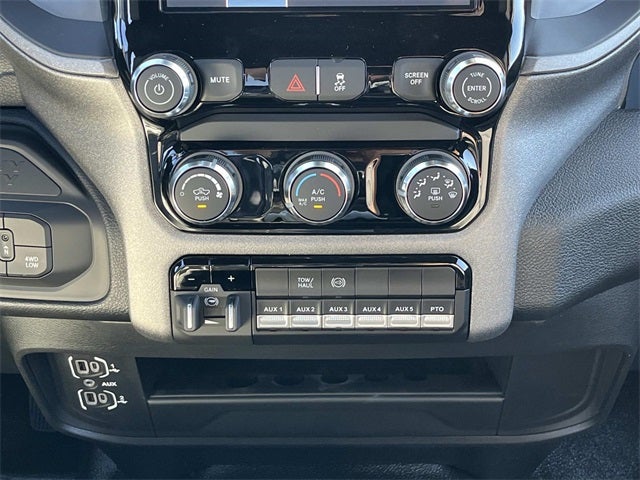 2026 RAM 4500HD RAM 4500 TRADESMAN CHASSIS CREW CAB 4X4 60' CA