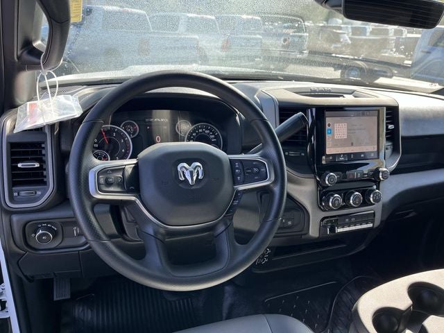 2026 RAM 5500HD RAM 5500 TRADESMAN CHASSIS REGULAR CAB 4X4 60' CA