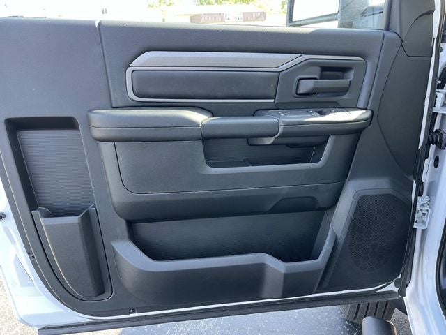 2026 RAM 5500HD RAM 5500 TRADESMAN CHASSIS REGULAR CAB 4X4 60' CA