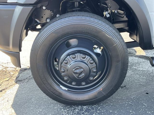 2026 RAM 5500HD RAM 5500 TRADESMAN CHASSIS REGULAR CAB 4X4 60' CA