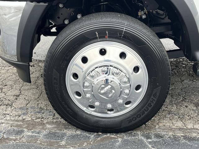 2026 RAM 5500HD RAM 5500 TRADESMAN CHASSIS REGULAR CAB 4X4 60' CA