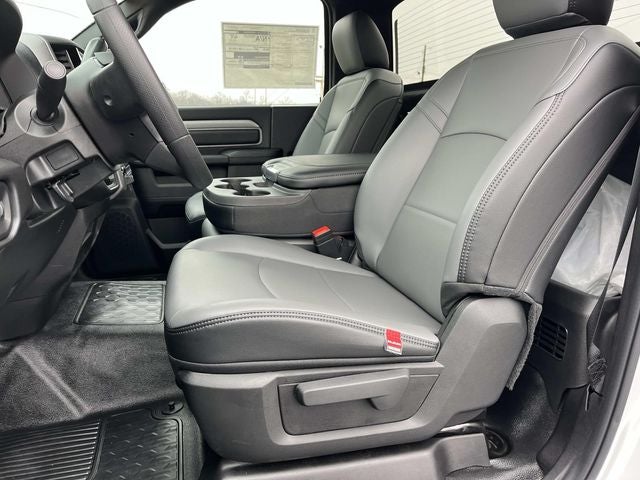 2026 RAM 5500HD RAM 5500 TRADESMAN CHASSIS REGULAR CAB 4X4 60' CA