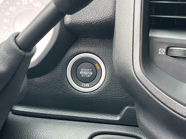 2026 RAM 5500HD RAM 5500 TRADESMAN CHASSIS REGULAR CAB 4X4 60' CA