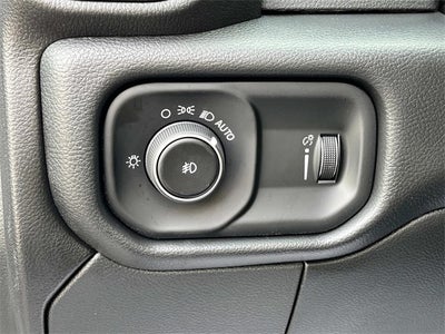 2025 RAM 5500HD RAM 5500 TRADESMAN CHASSIS REGULAR CAB 4X4 84' CA