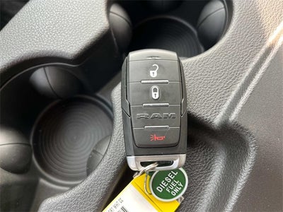 2025 RAM 5500HD RAM 5500 TRADESMAN CHASSIS REGULAR CAB 4X4 84' CA