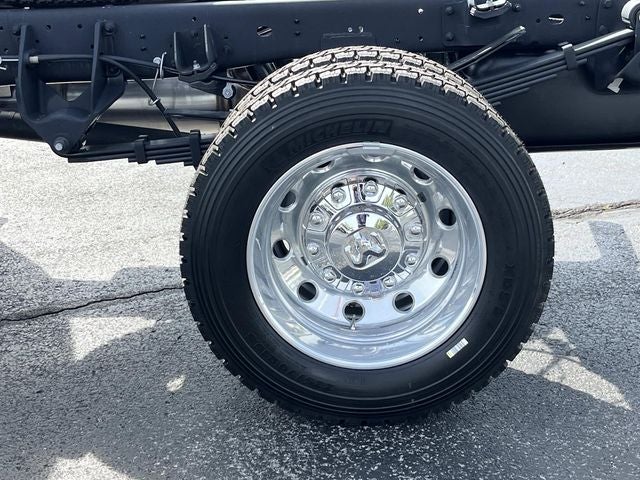 2026 RAM 5500HD RAM 5500 BIG HORN CHASSIS CREW CAB 4X4 60' CA