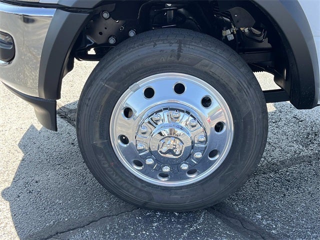 2026 RAM 5500HD RAM 5500 TRADESMAN CHASSIS CREW CAB 4X4 60' CA