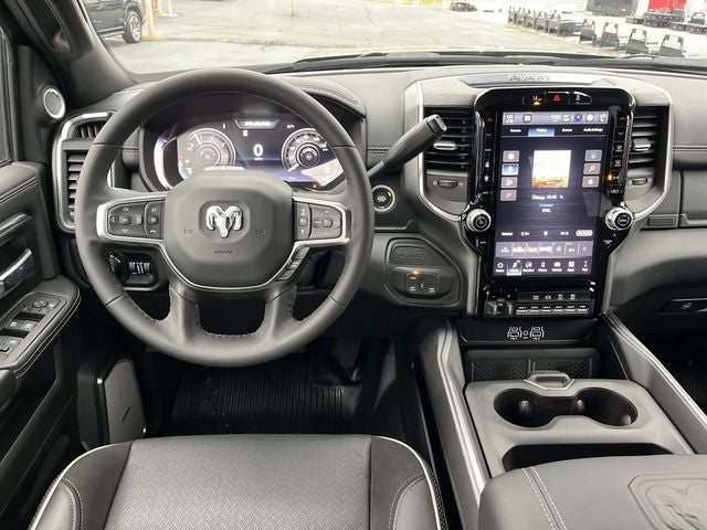 2025 RAM 5500HD RAM 5500 BIG HORN CHASSIS CREW CAB 4X4 60' CA